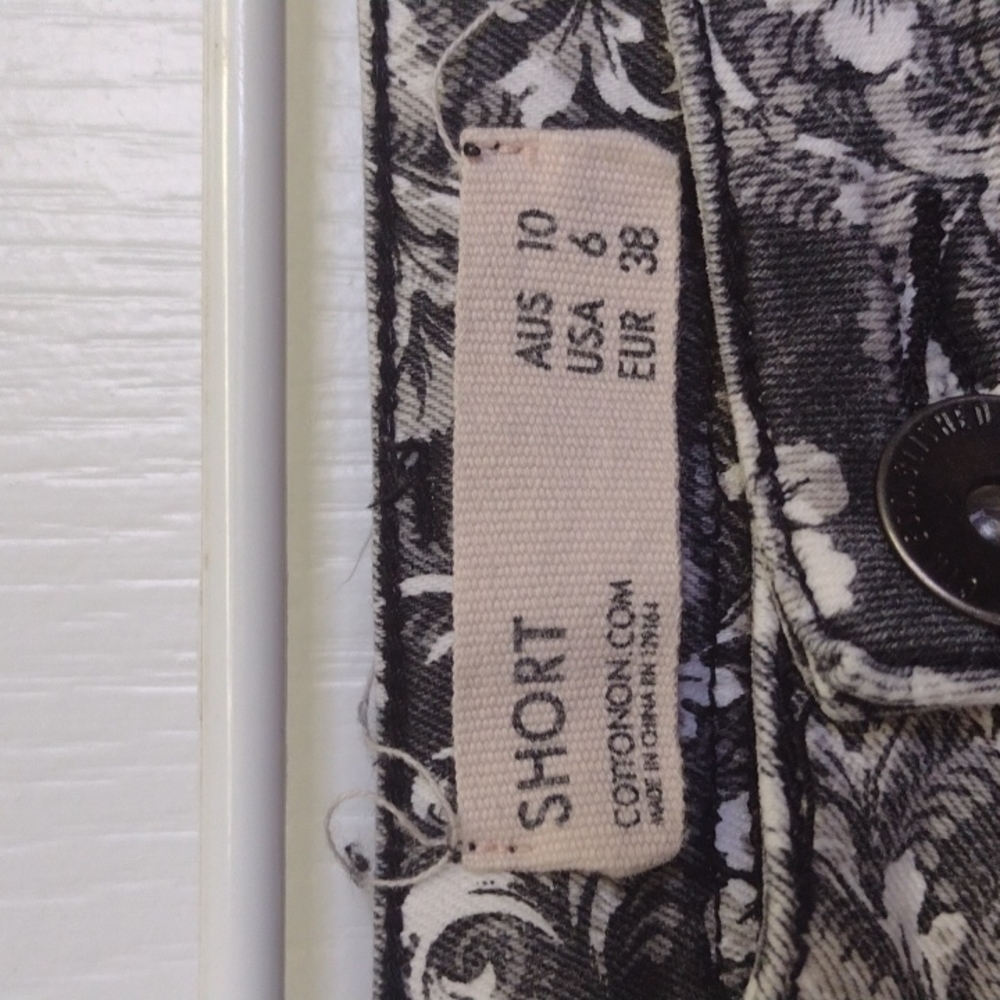 COTTON on shorts, size 6, black and white denim, - Picture 3 of 4
